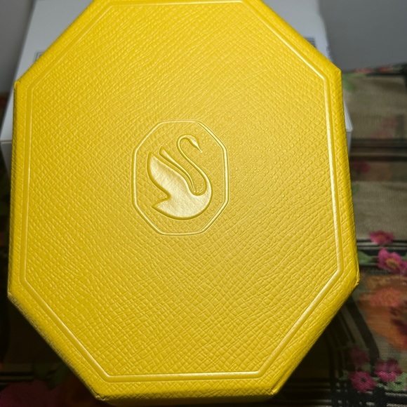 NIB Swarovski bracelet. - Picture 3 of 4